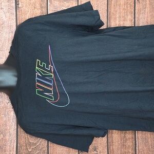 Nike Men's Black T-Shirt w/Rainbow Swoosh Size XXL The Nike Tee AO0980